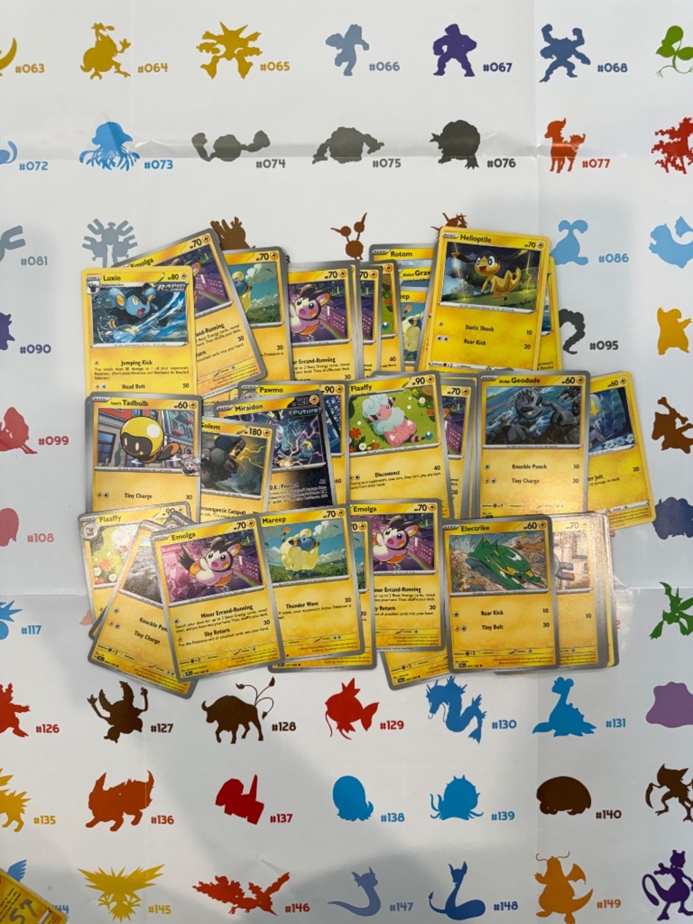 🔥 436 Authentic Pokémon Cards! Bulk Lot | 150 Trainers + Water, Fire & More - Picture 10 of 14